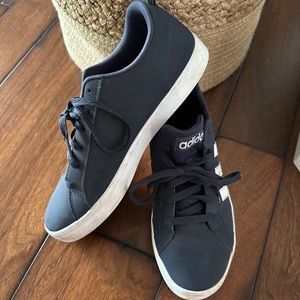 Great condition Adidas sneakers